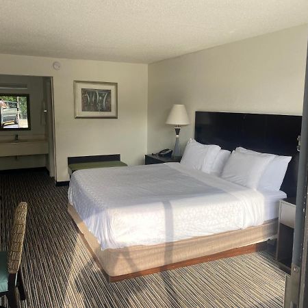 Budgetel Hotel Walterboro Buitenkant foto